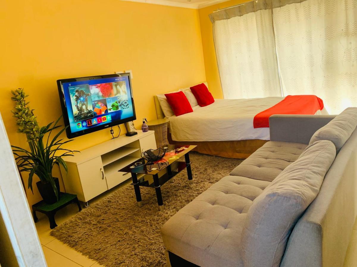 Mowetu Guest House Cape Town Exterior photo